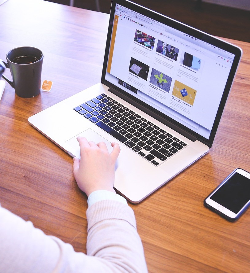 computer-and-desktop.jpg